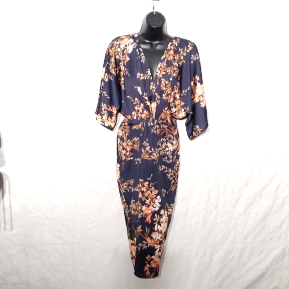 Hope & Ivy Dresses & Skirts - NWT - HOPE & IVY Kimono Style Dress